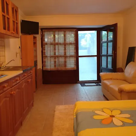 Cseresznyes Apartman