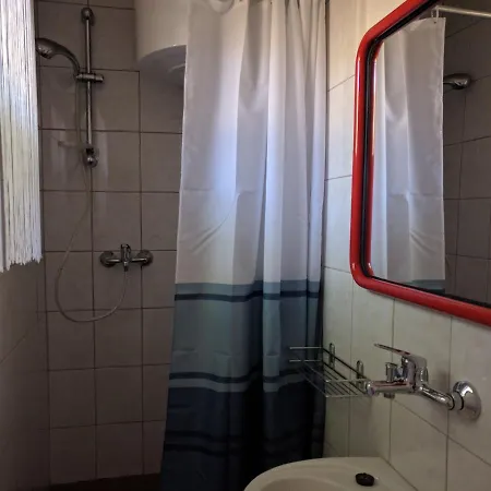 Cseresznyes Apartman * Balatonalmadi