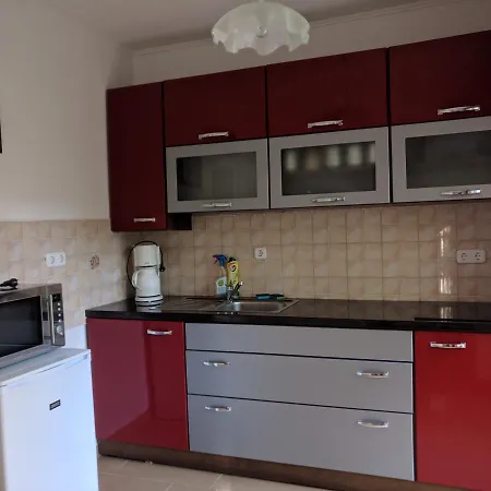 Apartment Cseresznyes Apartman
