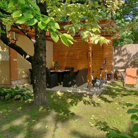 Cseresznyes Apartman